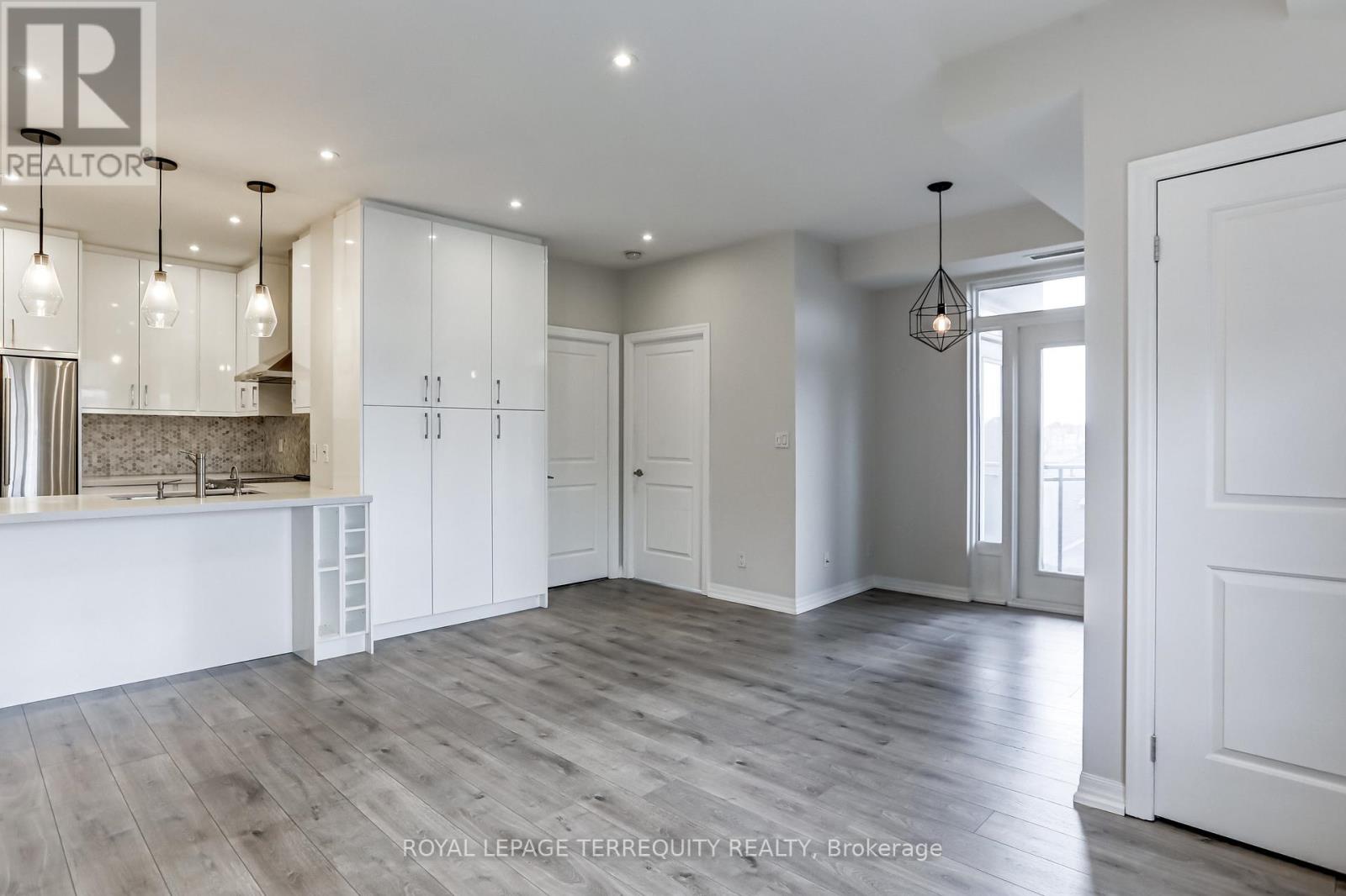 422 - 245 Dalesford Road, Toronto, Ontario  M8Y 4H7 - Photo 9 - W12727804