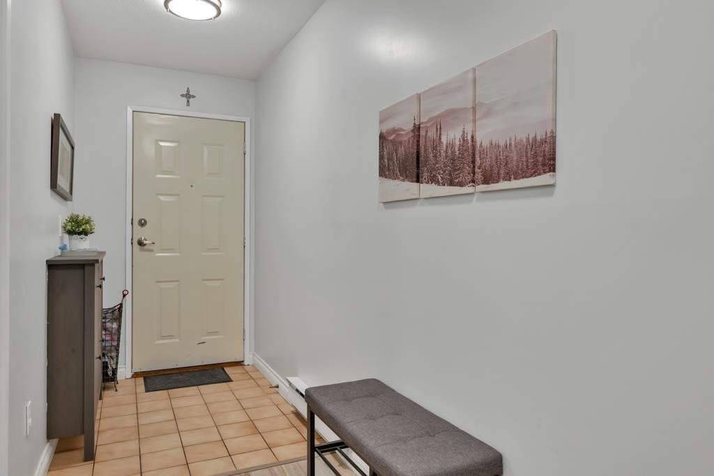 15 7525 Martin Place, Mission, British Columbia  V2V 6N2 - Photo 4 - R3068732