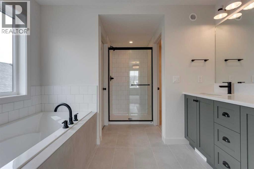 21 Bayview Mews Sw, Airdrie, Alberta  T4B 4G2 - Photo 35 - A2243336