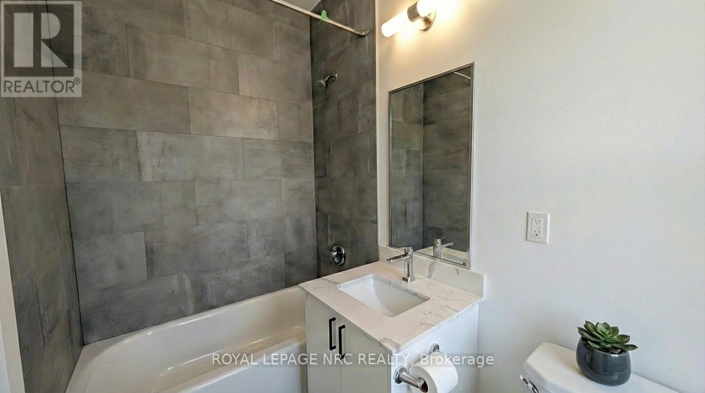 17-19 East Main Street, Welland, Ontario  L3B 3W4 - Photo 8 - X12727820