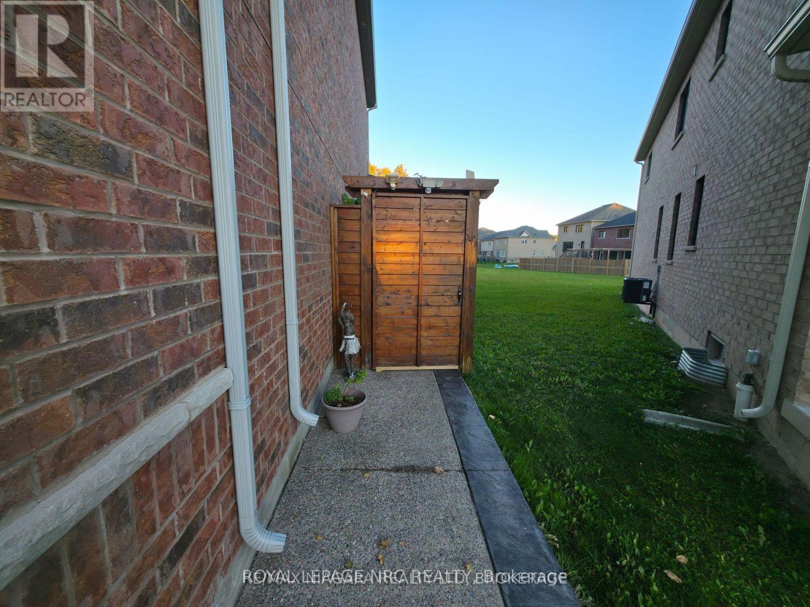7879 Buckeye Crescent, Niagara Falls, Ontario  L2H 2Y6 - Photo 21 - X12727844