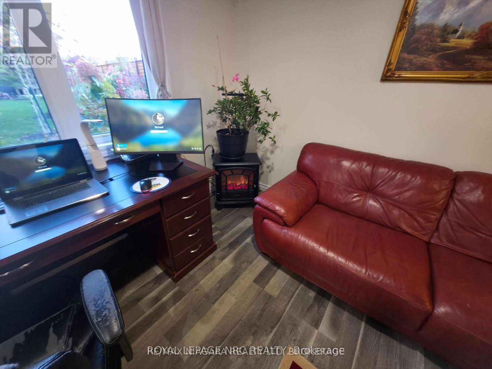 7879 Buckeye Crescent, Niagara Falls, Ontario  L2H 2Y6 - Photo 3 - X12727844