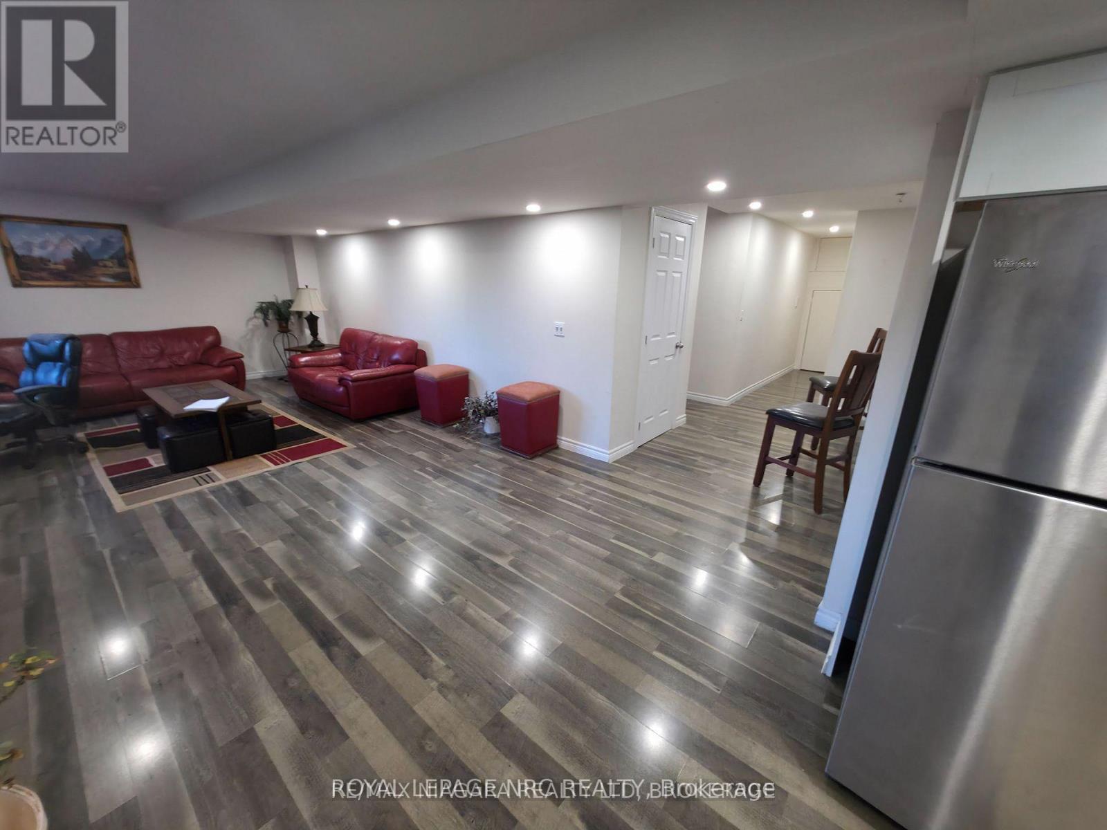 7879 Buckeye Crescent, Niagara Falls, Ontario  L2H 2Y6 - Photo 5 - X12727844