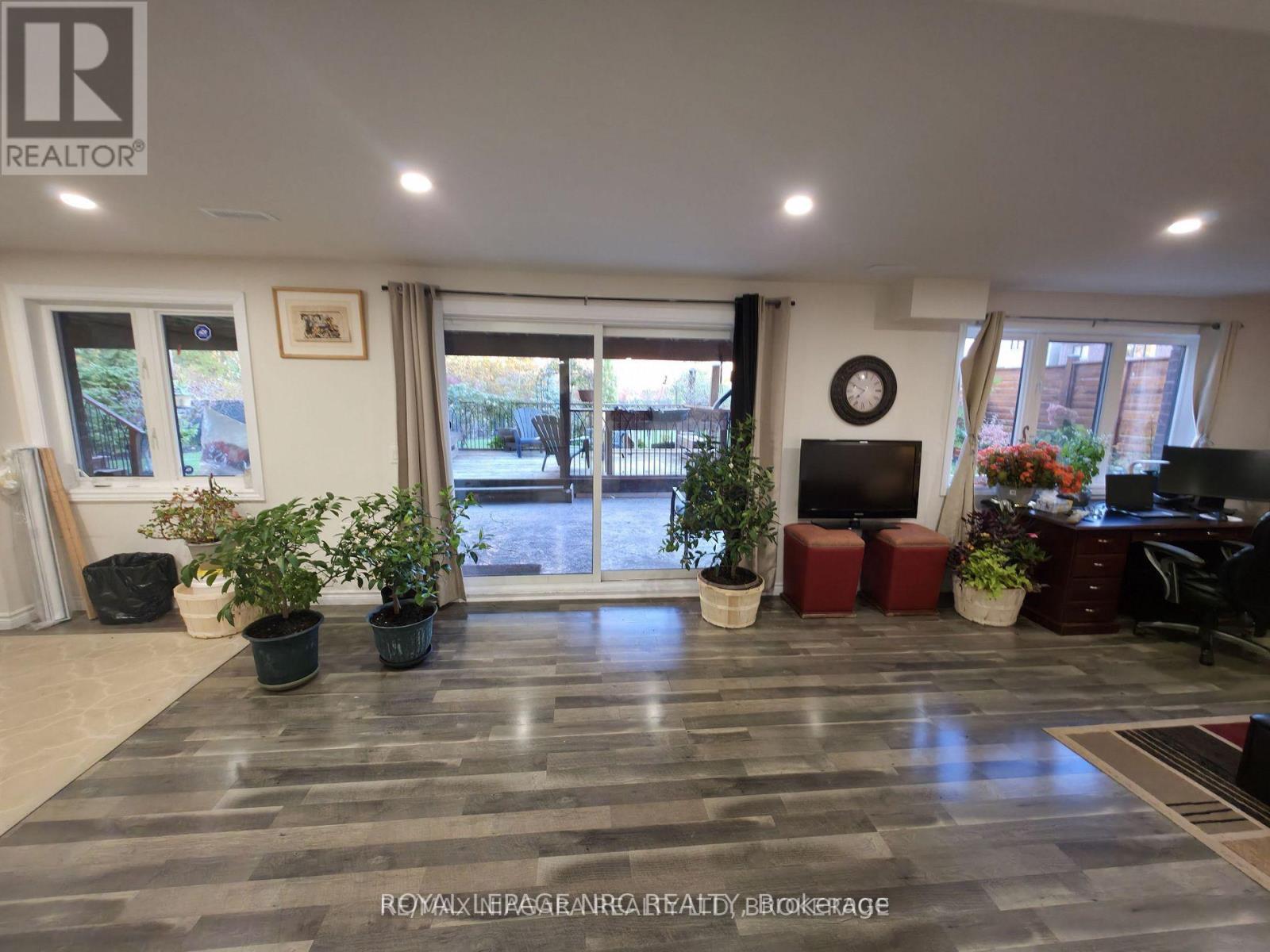 7879 Buckeye Crescent, Niagara Falls, Ontario  L2H 2Y6 - Photo 8 - X12727844