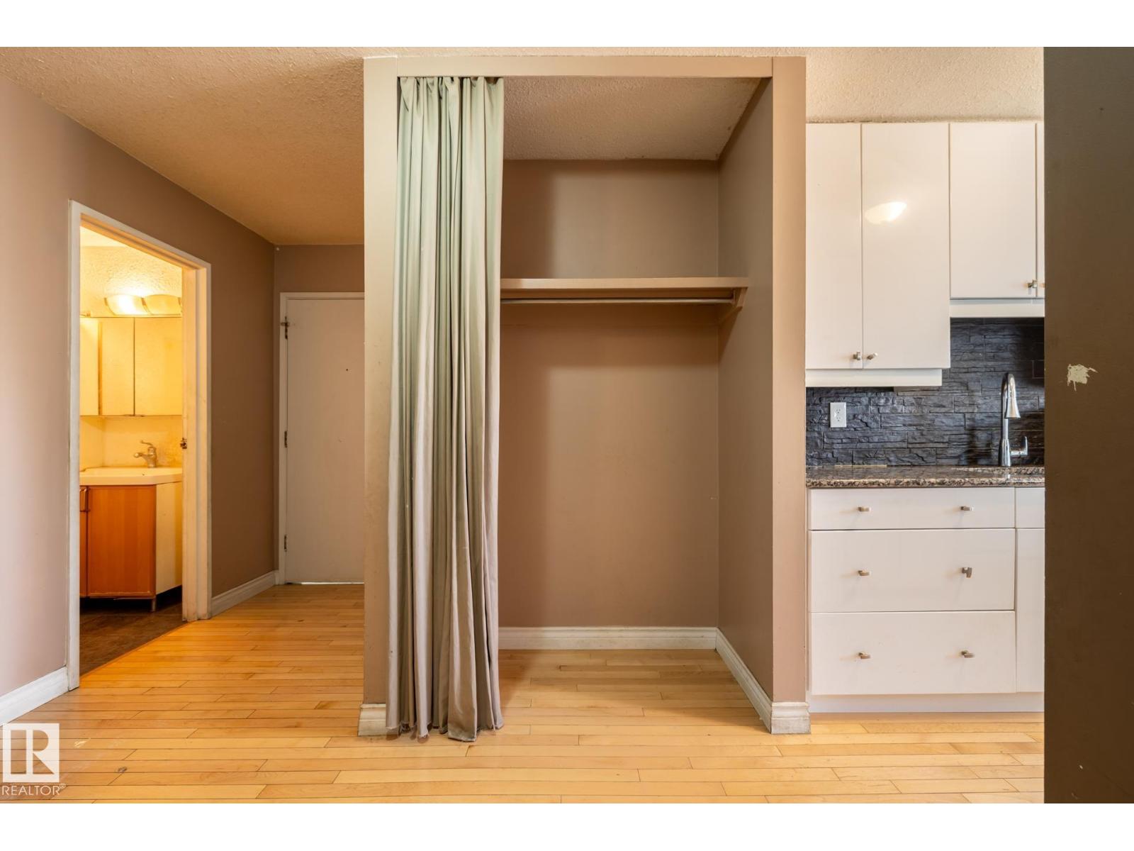 #301 10035 164 St Nw, Edmonton, Alberta  T5P 4L4 - Photo 6 - E4471033