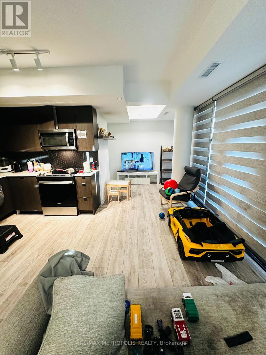 450 F - 1608 Charles Street, Whitby, Ontario  L1N 1B9 - Photo 8 - E12727834