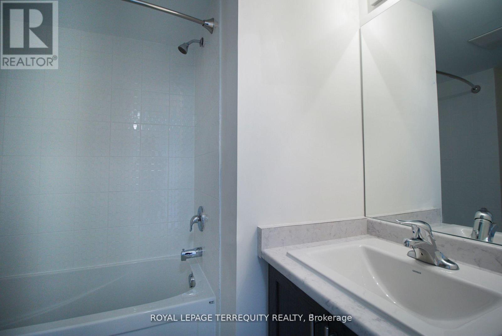 8d Lookout Drive, Clarington, Ontario  L1C 7E9 - Photo 17 - E12727836