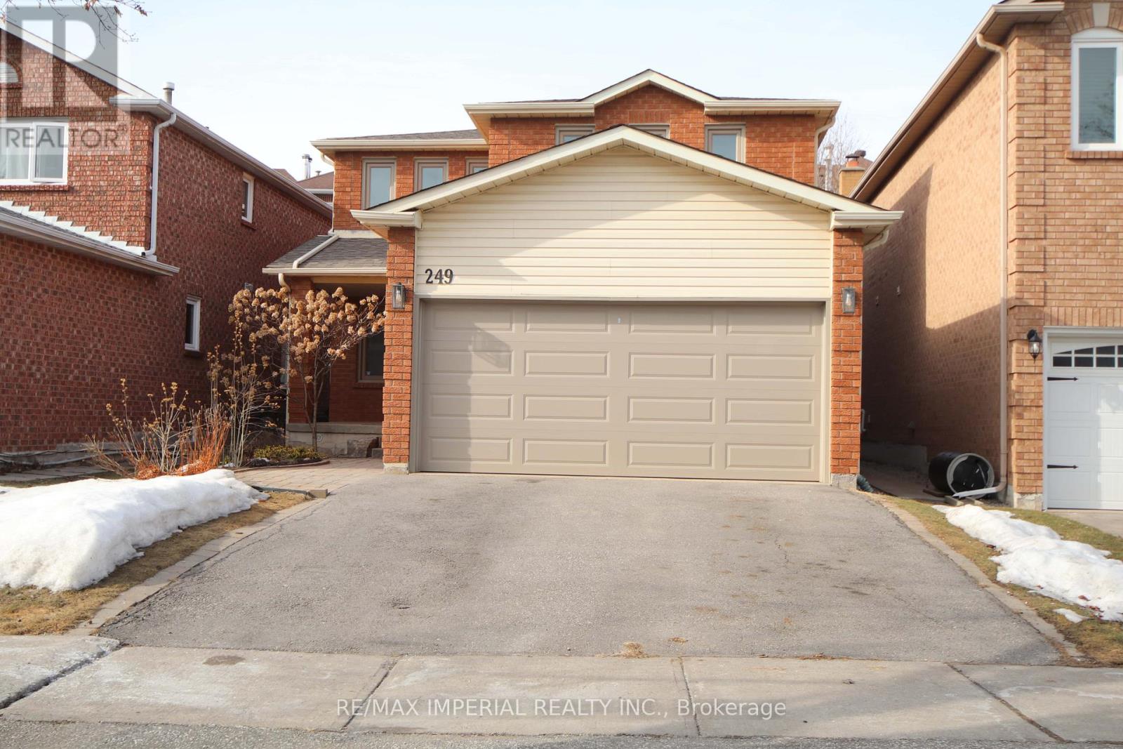 249 THORNWAY AVENUE, Vaughan, Ontario