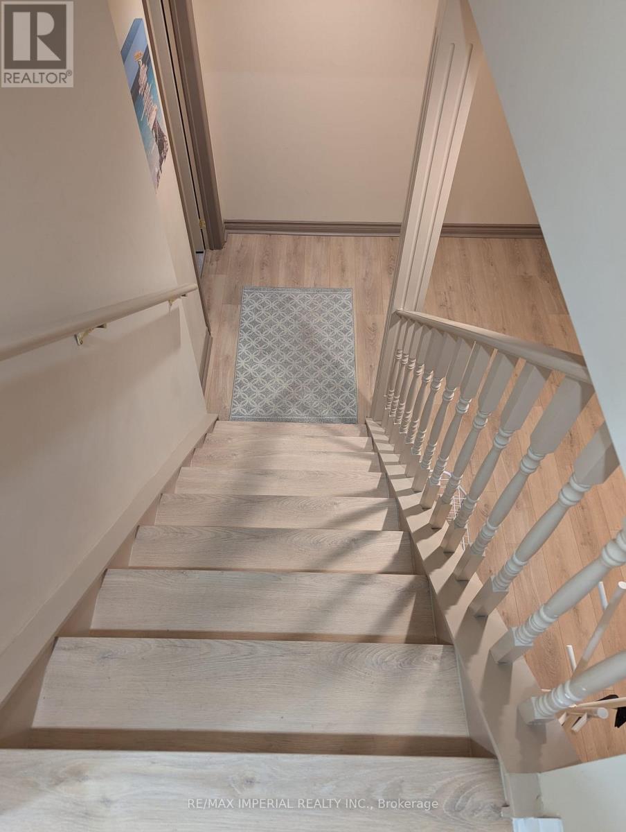 249 Thornway Avenue, Vaughan, Ontario  L4J 7X8 - Photo 12 - N12727826