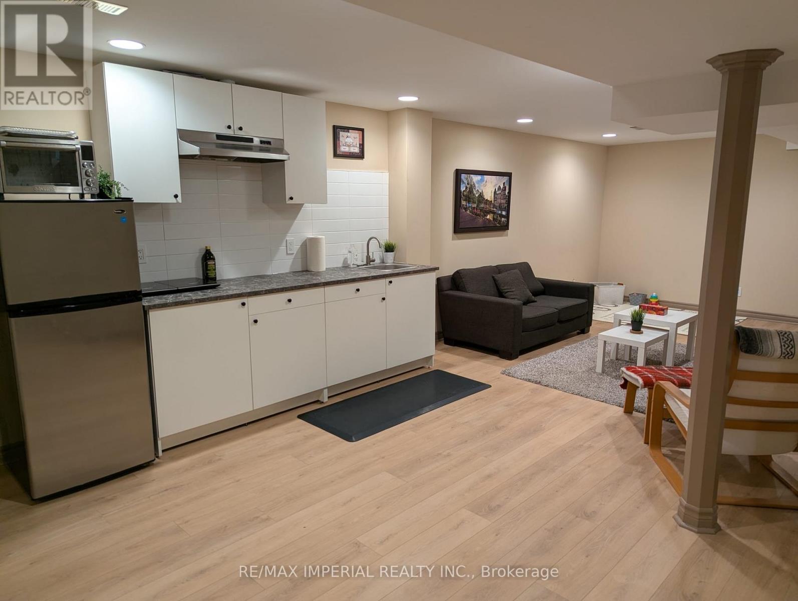 249 Thornway Avenue, Vaughan, Ontario  L4J 7X8 - Photo 3 - N12727826