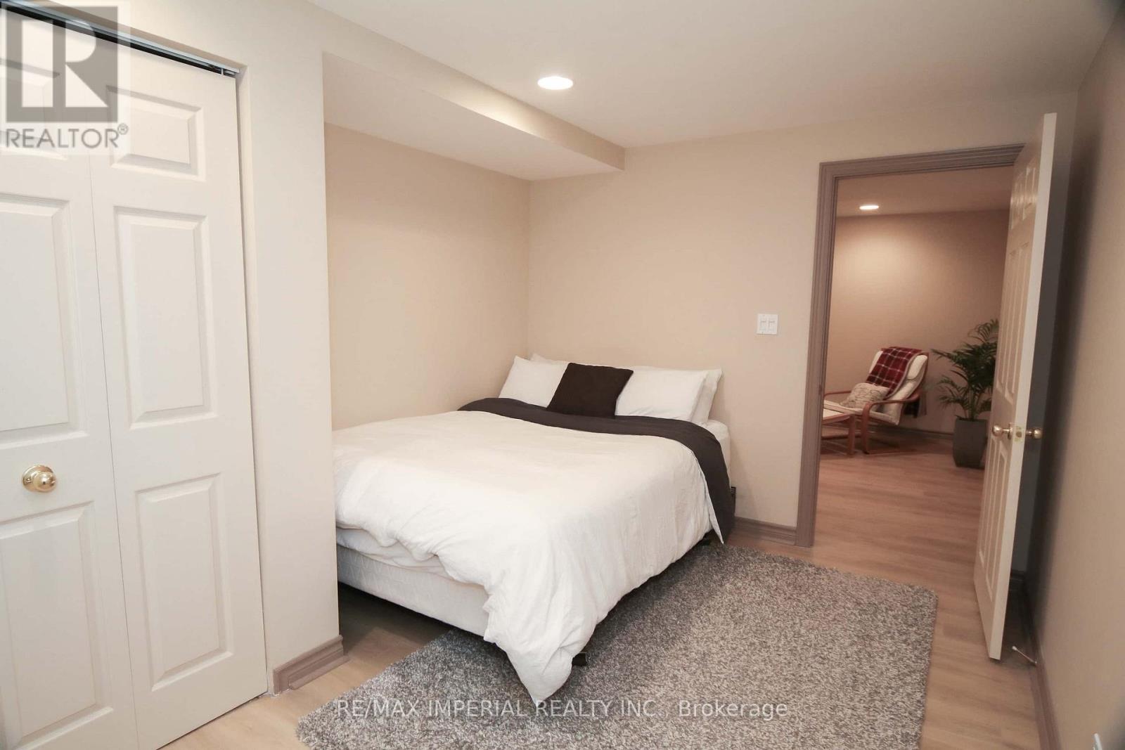 249 Thornway Avenue, Vaughan, Ontario  L4J 7X8 - Photo 4 - N12727826