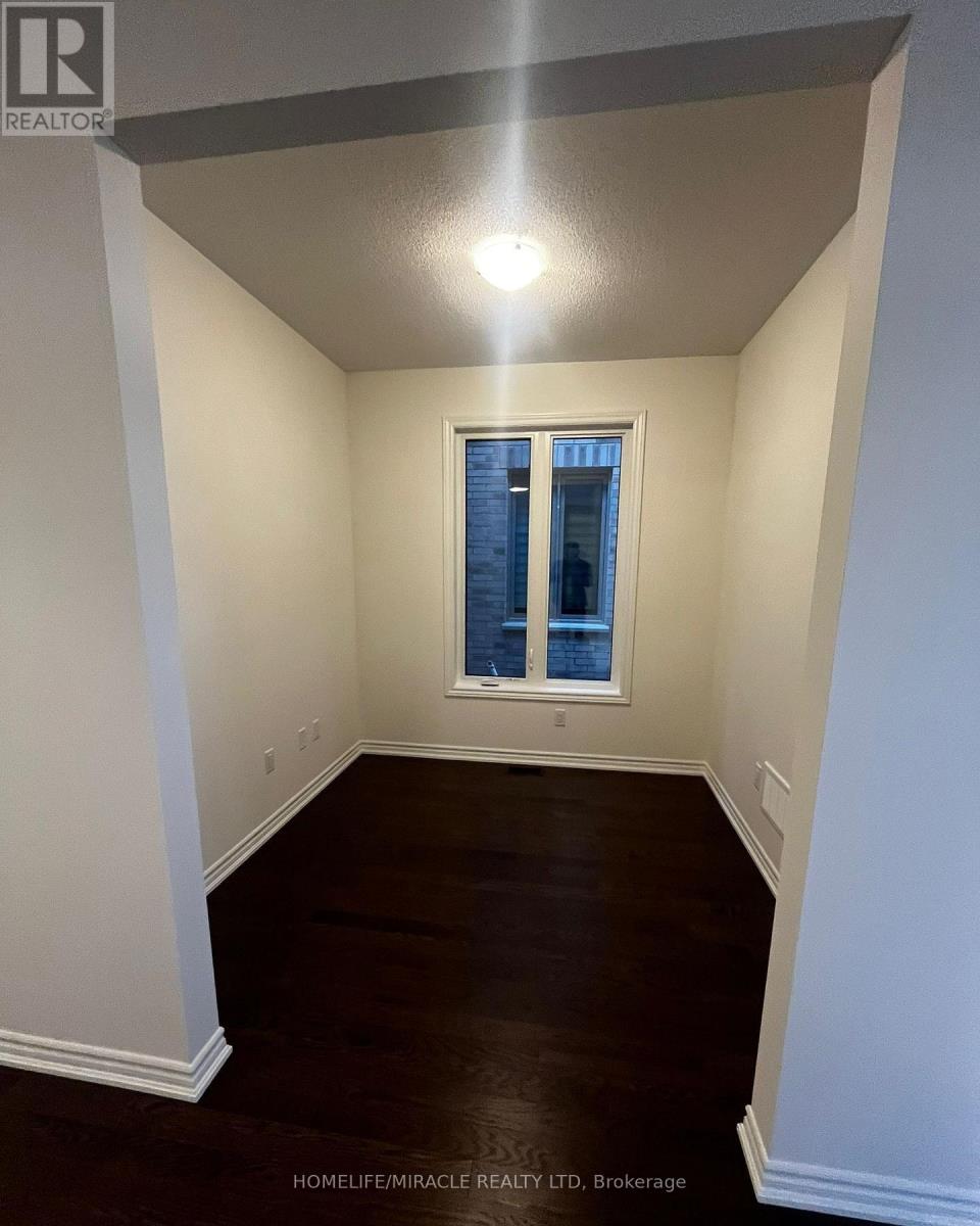 24 Phoenix Boulevard, Barrie, Ontario  L9J 0P6 - Photo 6 - S12727838