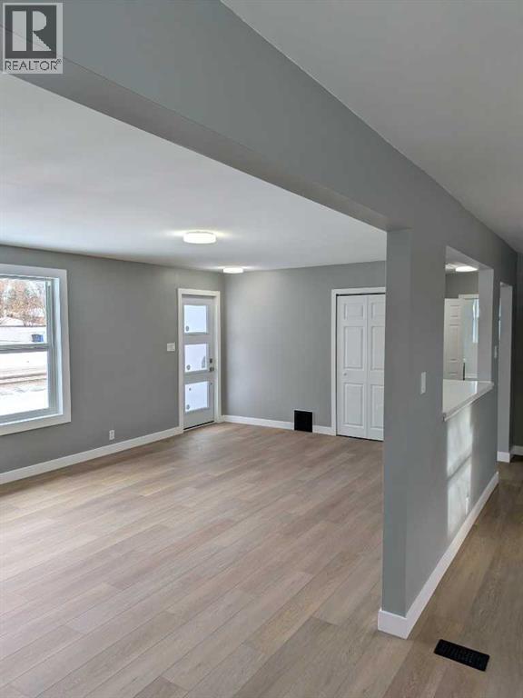 2402 5 Avenue S, Lethbridge, Alberta  T1J 0X3 - Photo 5 - A2279845