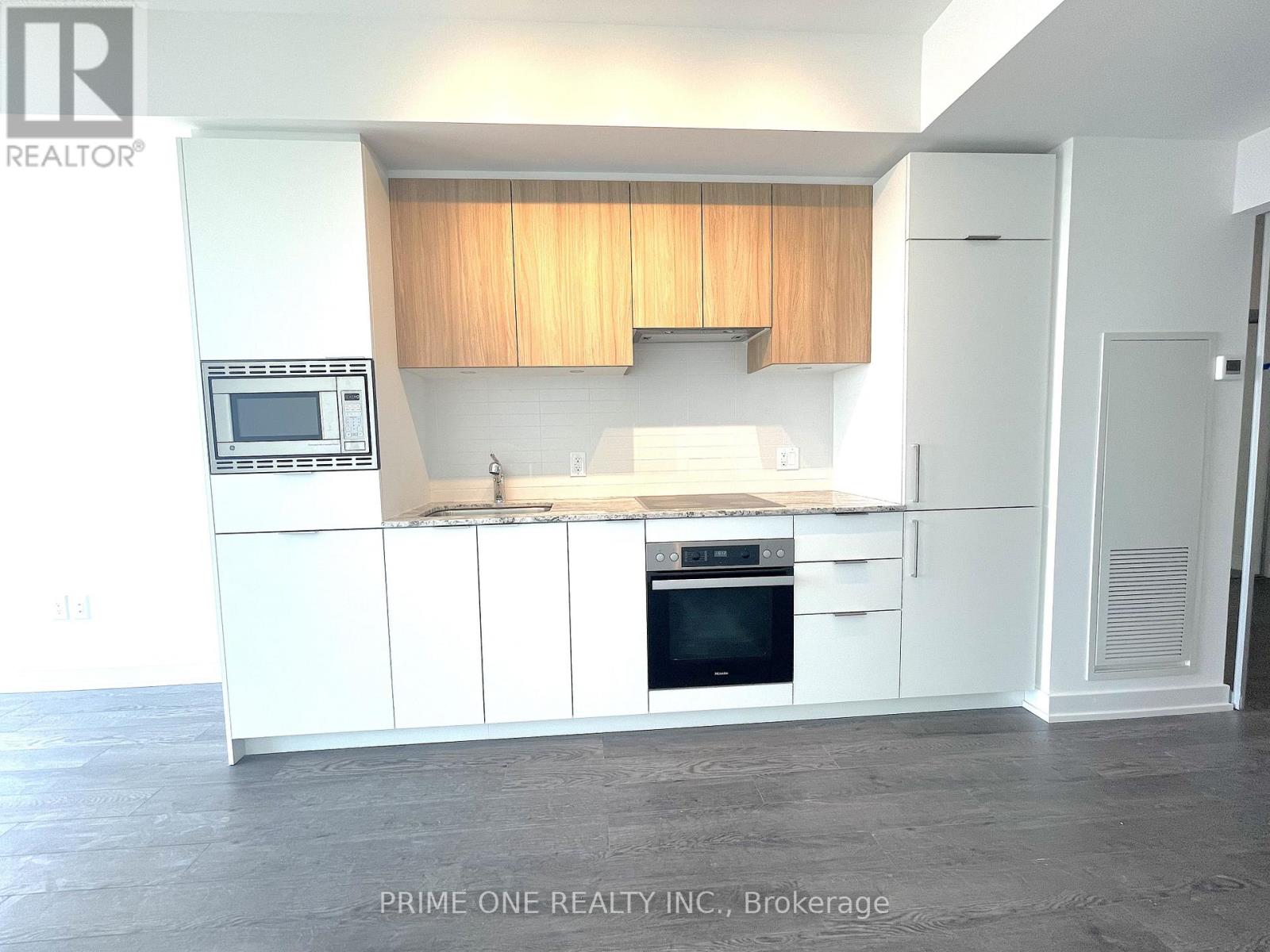 1313 - 20 O'neill Road, Toronto, Ontario  M3C 0R2 - Photo 9 - C12727854