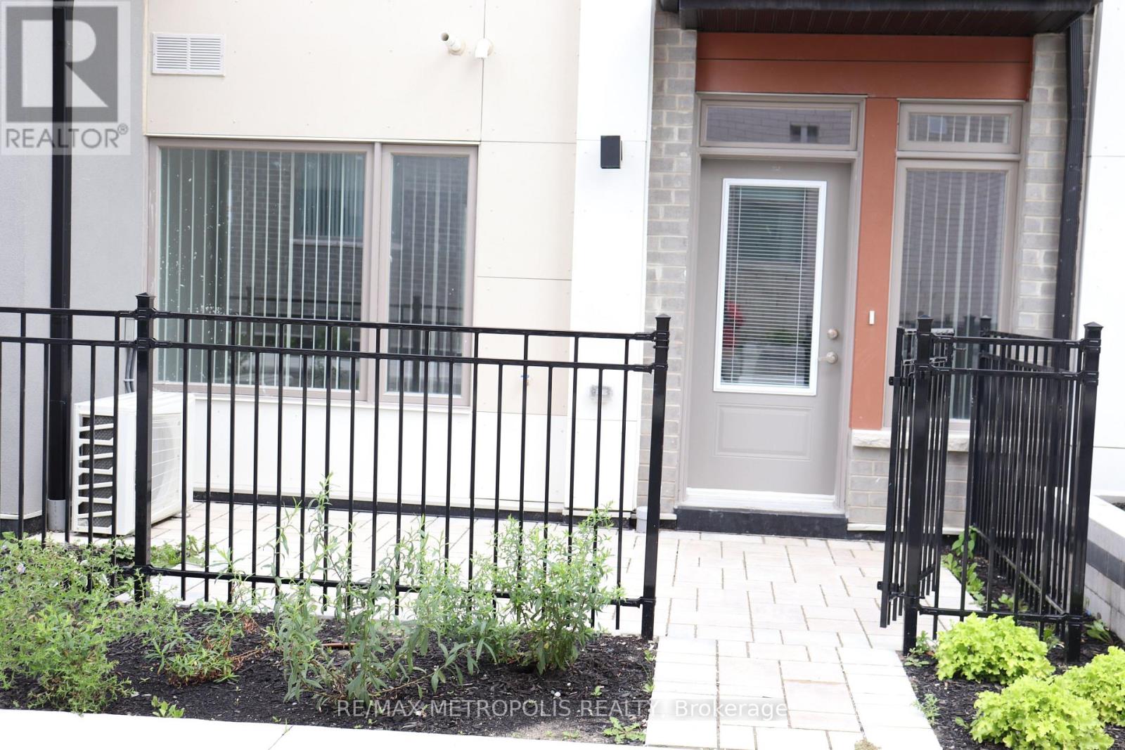 28 - 40 ORCHID PLACE DRIVE, Toronto, Ontario