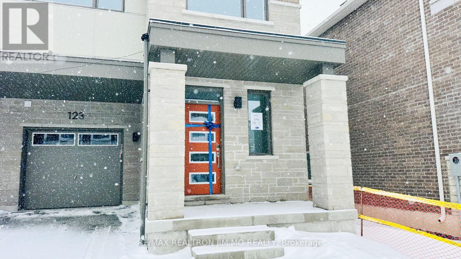 123 Leslie Richards Street, Markham, Ontario  L6C 3S9 - Photo 2 - N12719820