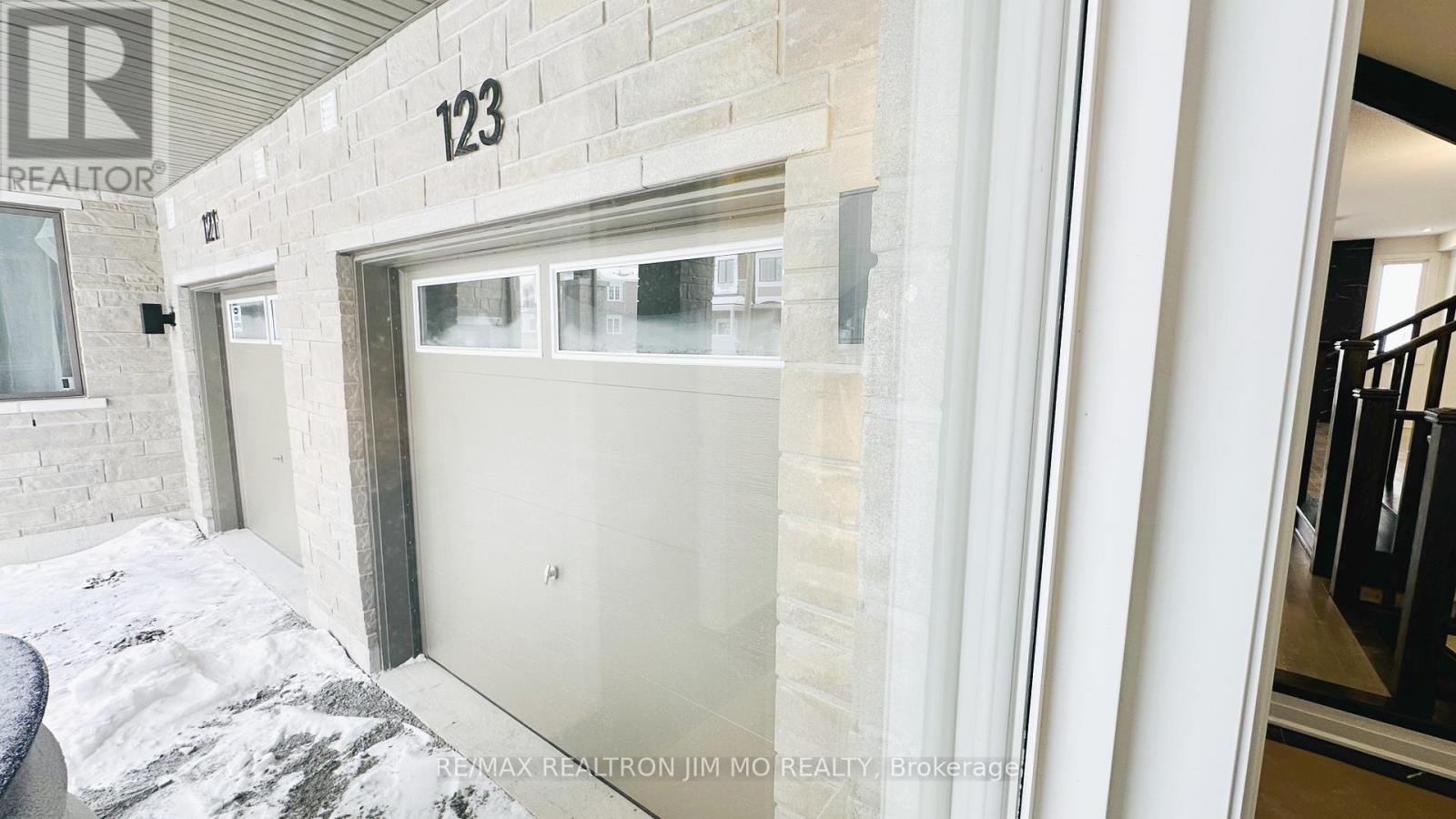 123 Leslie Richards Street, Markham, Ontario  L6C 3S9 - Photo 4 - N12719820