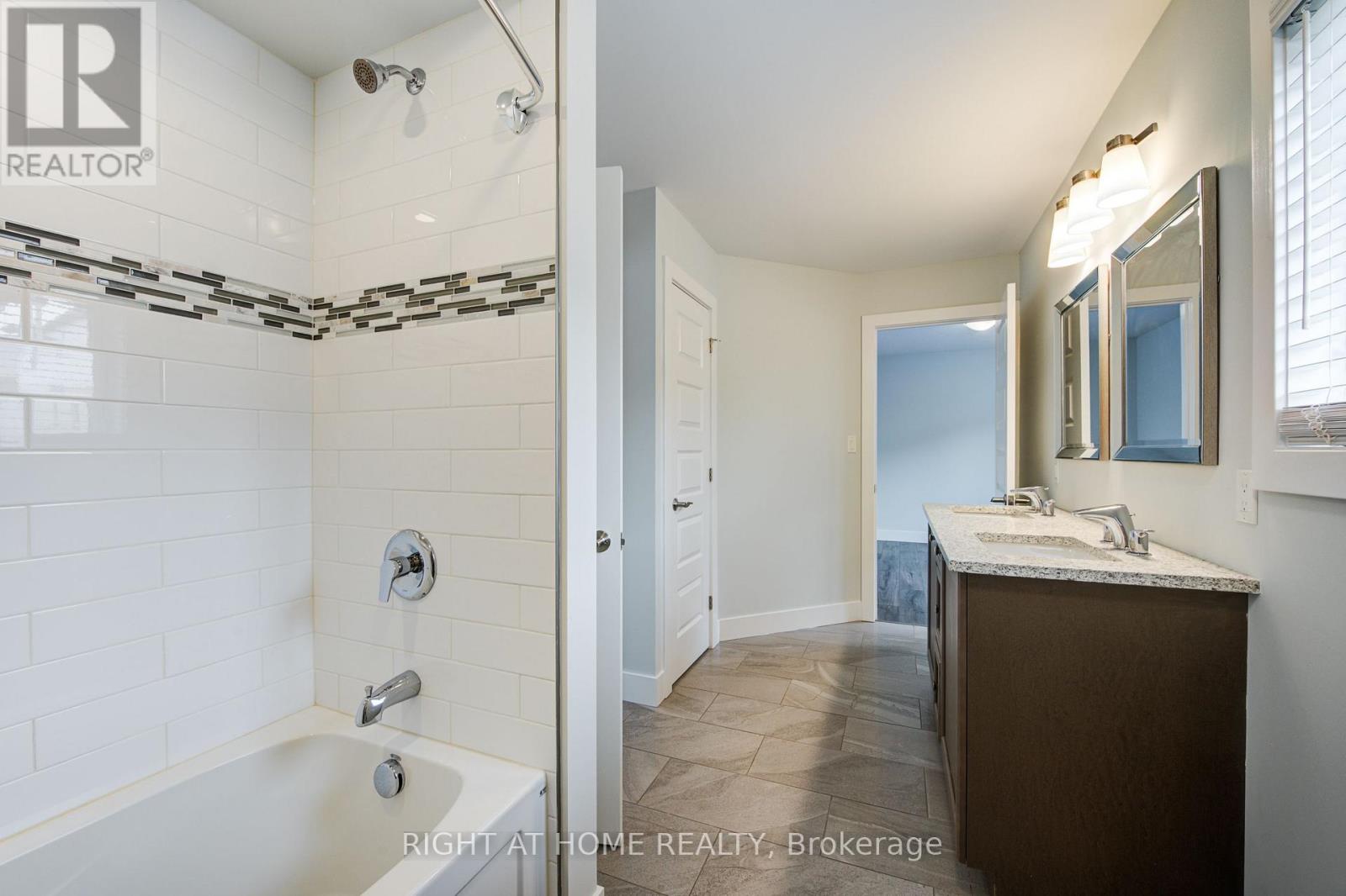 2527 Holbrook Drive, London South, Ontario  N6M 0E8 - Photo 15 - X12727852