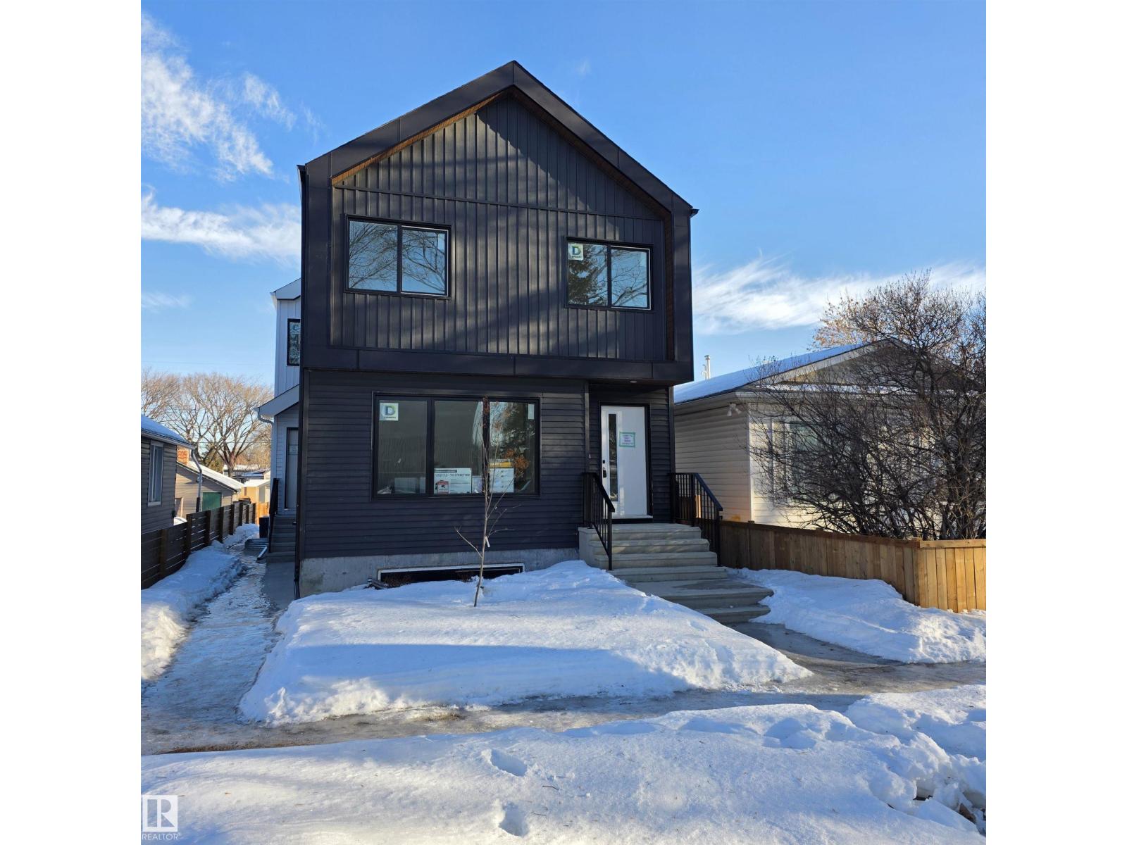 #1 12921 118 ST NW, Edmonton, Alberta