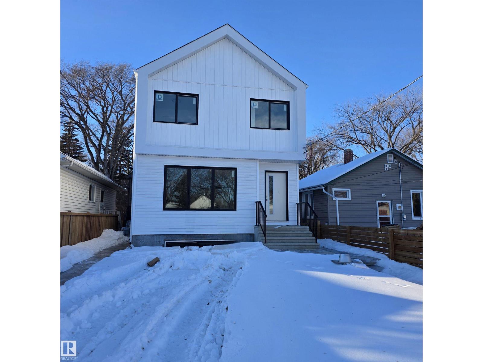 #2 12921 118 ST NW, Edmonton, Alberta