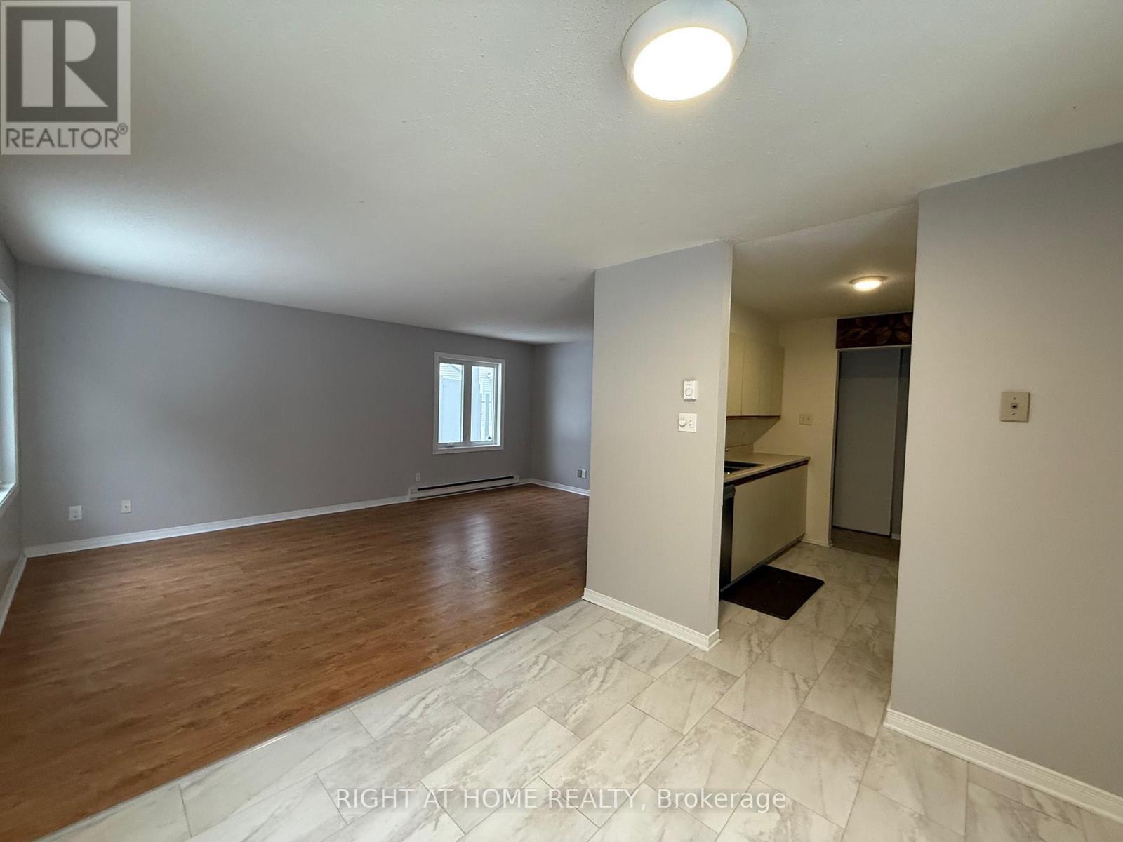 E - 1033 Cummings Avenue, Ottawa, Ontario  K1J 9K6 - Photo 15 - X12438912