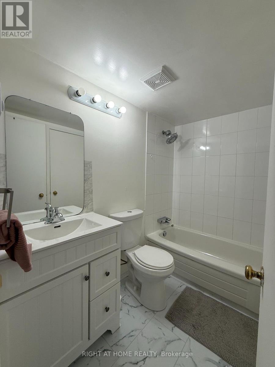 E - 1033 Cummings Avenue, Ottawa, Ontario  K1J 9K6 - Photo 16 - X12438912