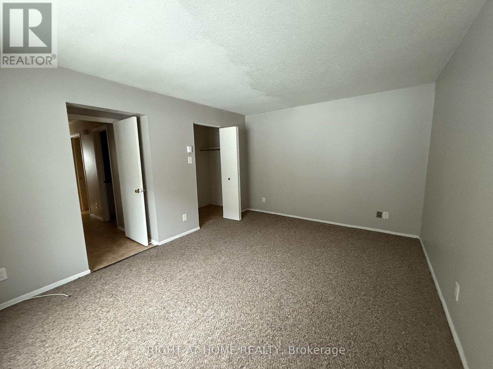 E - 1033 Cummings Avenue, Ottawa, Ontario K1J 9K6 - Photo 22 - X12438912