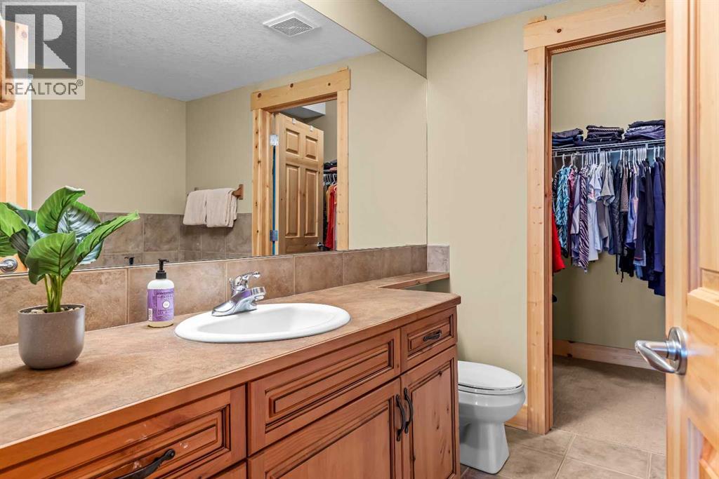 215, 175 Crossbow Place, Canmore, Alberta  T1W 3H7 - Photo 13 - A2278315