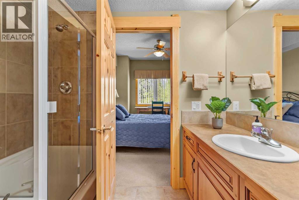 215, 175 Crossbow Place, Canmore, Alberta  T1W 3H7 - Photo 15 - A2278315