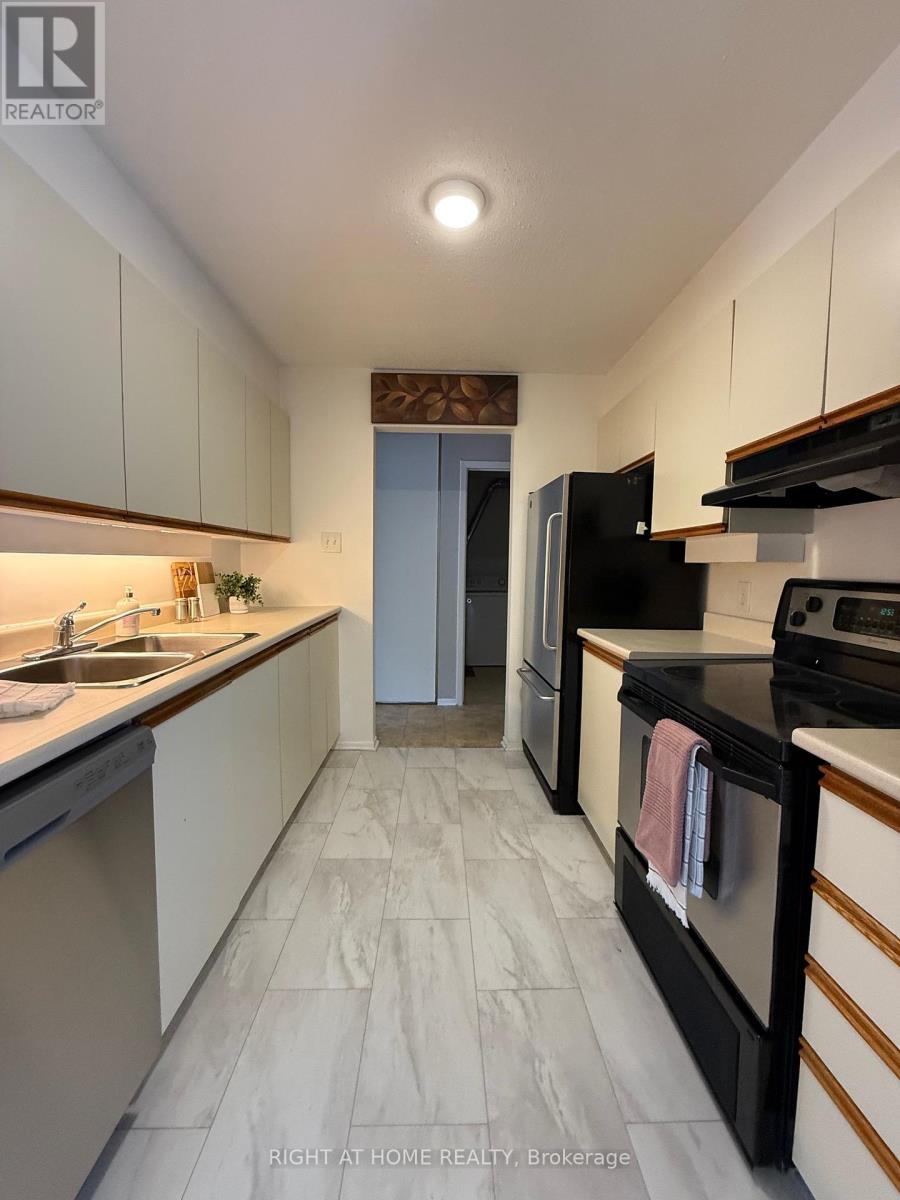 E - 1033 Cummings Avenue, Ottawa, Ontario  K1J 9K6 - Photo 10 - X12438912