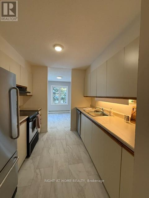 E - 1033 Cummings Avenue, Ottawa, Ontario  K1J 9K6 - Photo 11 - X12438912