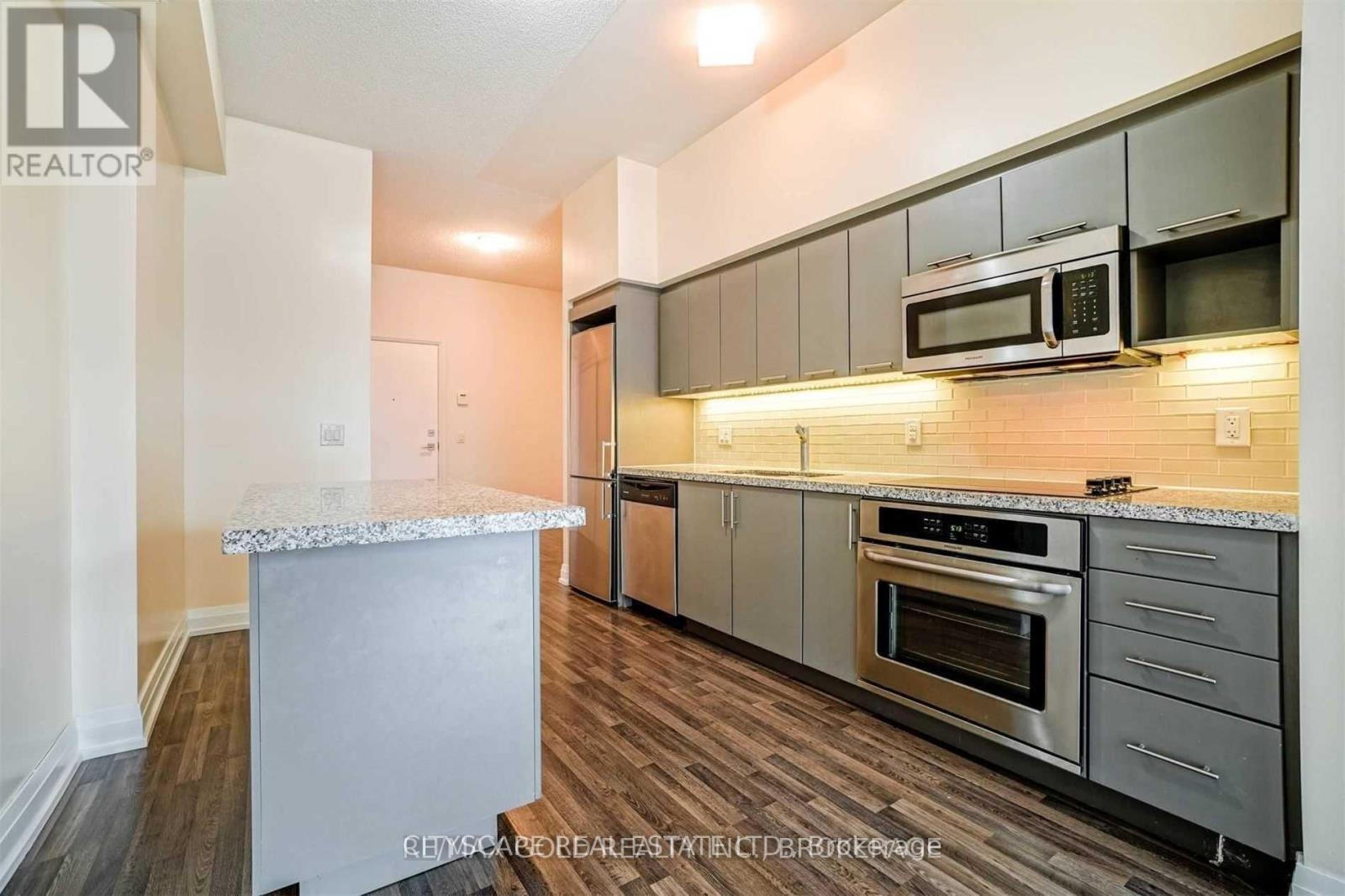 E621 - 555 Wilson Avenue, Toronto, Ontario  M3H 5Y6 - Photo 3 - C12727886
