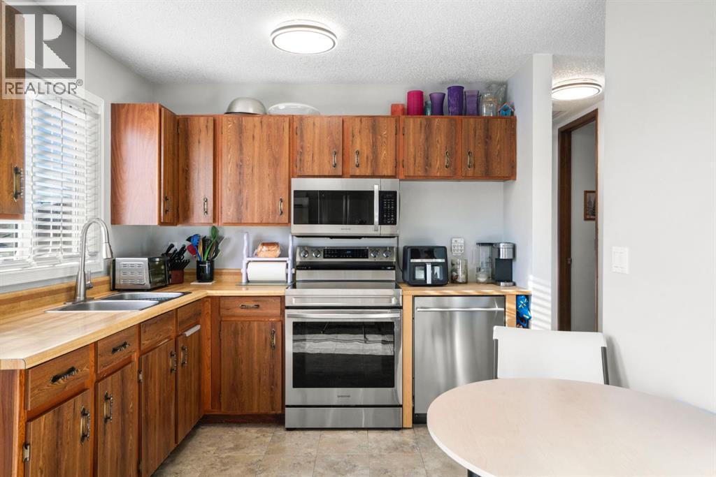 43 Applewood Drive Se, Calgary, Alberta  T2A 7L2 - Photo 12 - A2281245