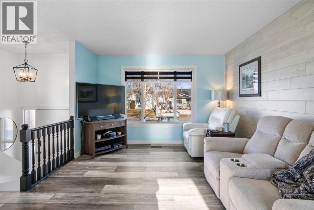 43 Applewood Drive Se, Calgary, Alberta  T2A 7L2 - Photo 7 - A2281245