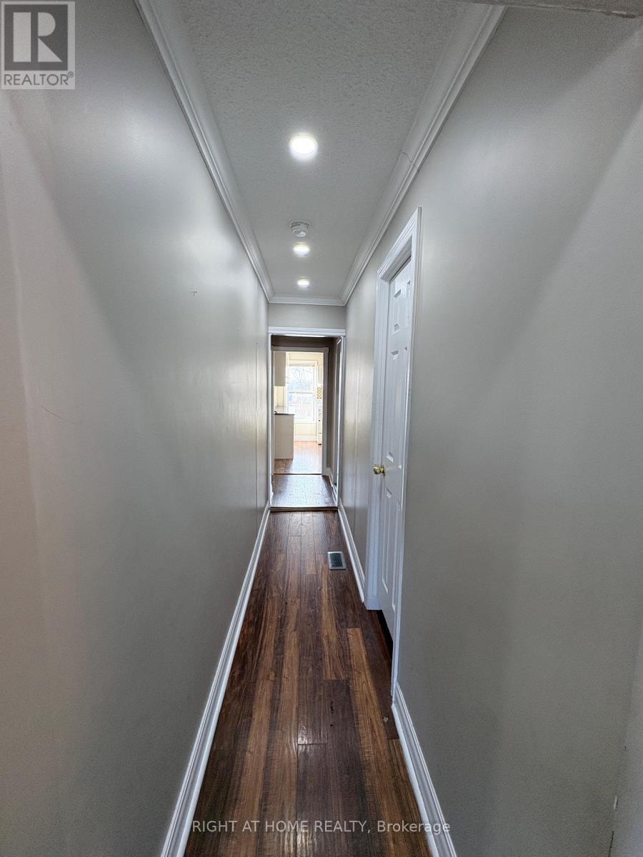 Upper - 94 Park Road S, Oshawa, Ontario  L1J 4G9 - Photo 11 - E12727868