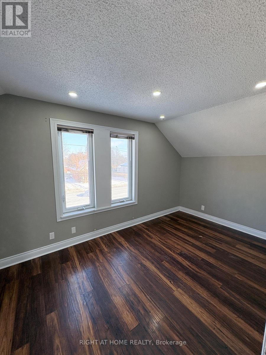 Upper - 94 Park Road S, Oshawa, Ontario  L1J 4G9 - Photo 2 - E12727868