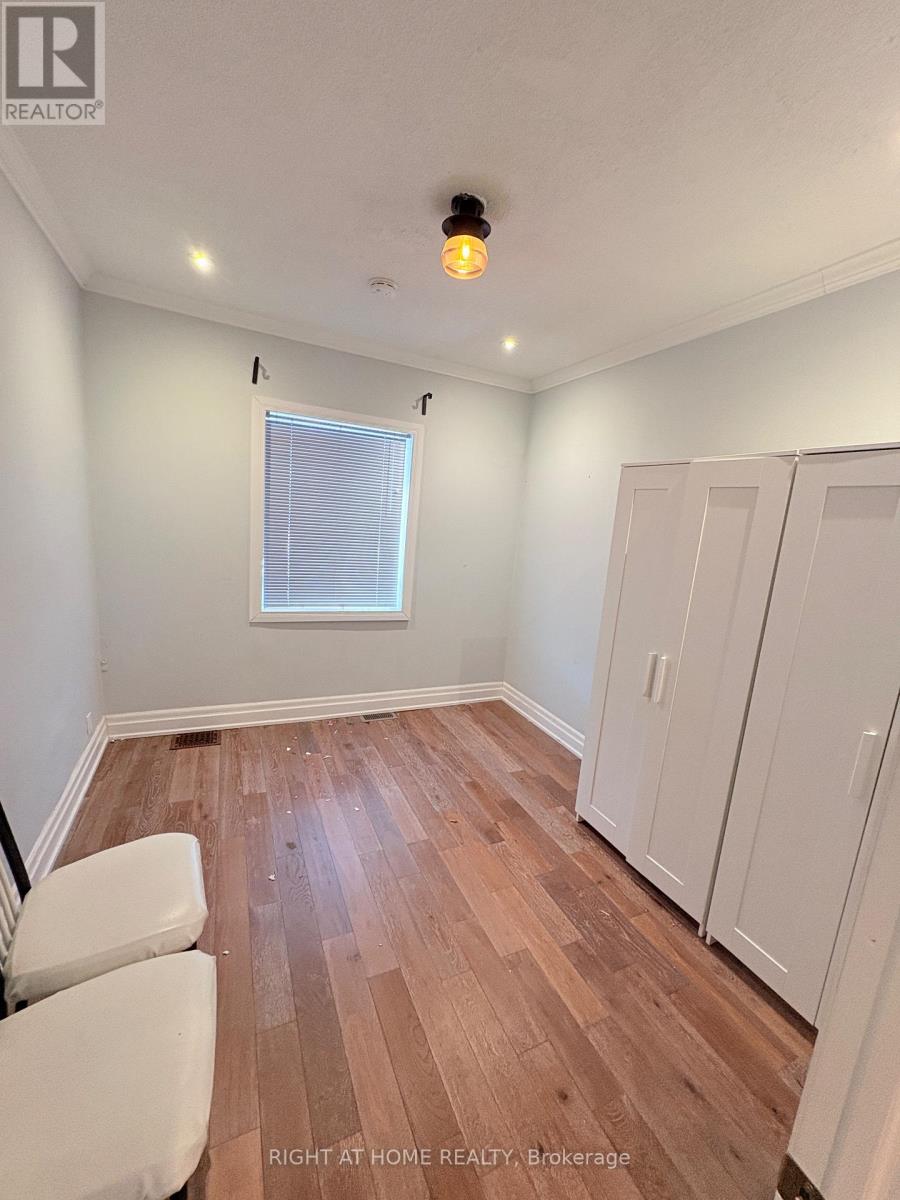 Main Level - 94 Park Road S, Oshawa, Ontario  L1J 4G9 - Photo 4 - E12727880