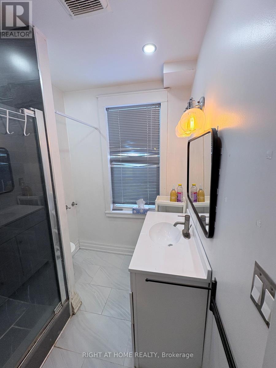 Main Level - 94 Park Road S, Oshawa, Ontario  L1J 4G9 - Photo 6 - E12727880