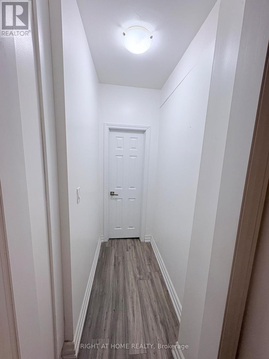 Main Level - 94 Park Road S, Oshawa, Ontario  L1J 4G9 - Photo 7 - E12727880