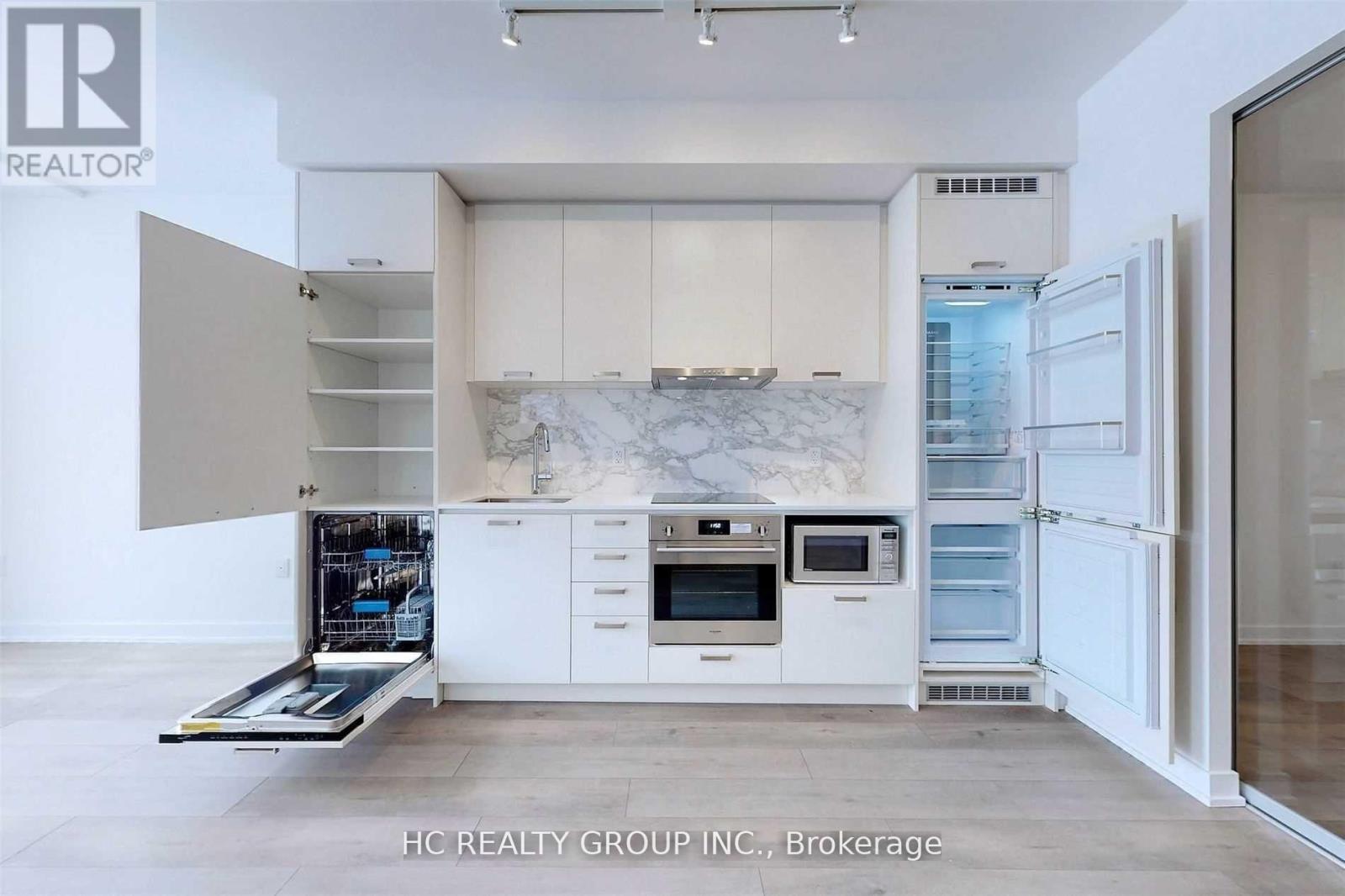 1109 - 10 Honeycrisp Crescent, Vaughan, Ontario  L4K 0M7 - Photo 5 - N12727882