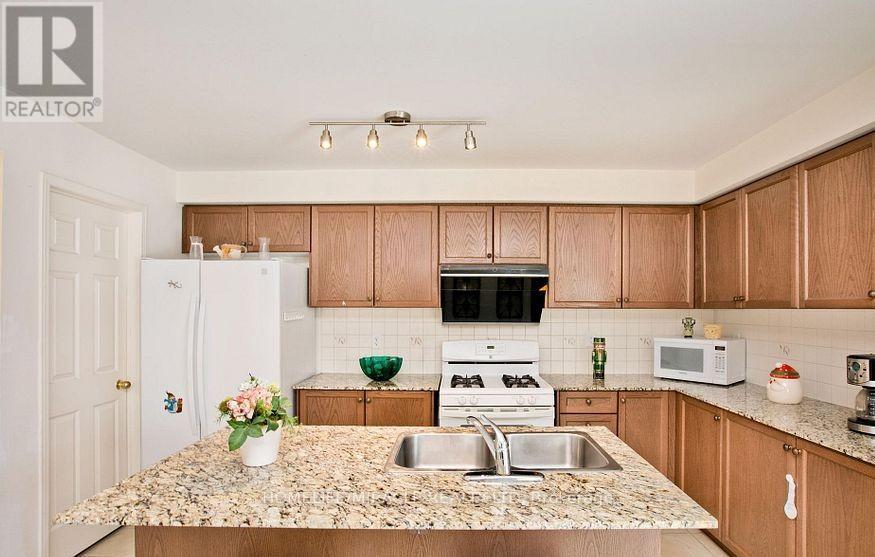 27 Lloydminster Avenue, Ajax, Ontario  L1Z 0N8 - Photo 6 - E12727898