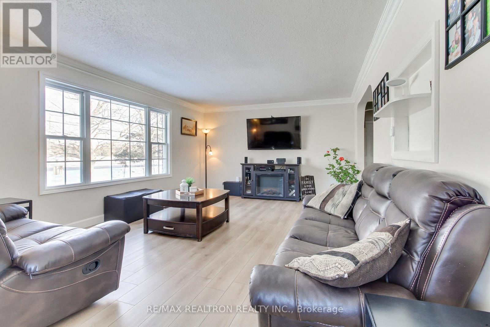 4881 Mount Albert Road, East Gwillimbury, Ontario  L0G 1M0 - Photo 10 - N12727480