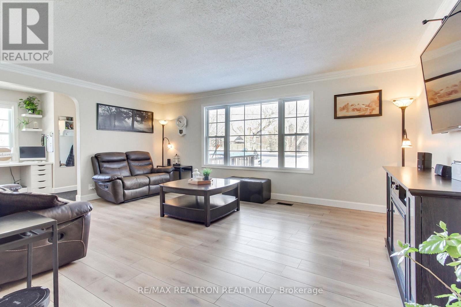 4881 Mount Albert Road, East Gwillimbury, Ontario  L0G 1M0 - Photo 9 - N12727480