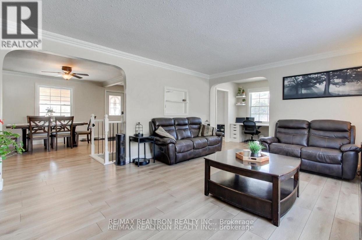 4881 Mount Albert Road, East Gwillimbury, Ontario  L0G 1M0 - Photo 7 - N12727480