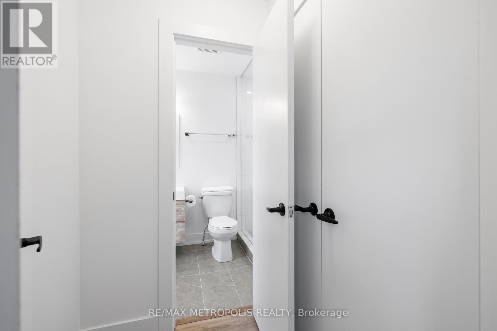 Laneway - 449 Lansdowne Avenue, Toronto, Ontario  M6H 3Y2 - Photo 18 - C12727910