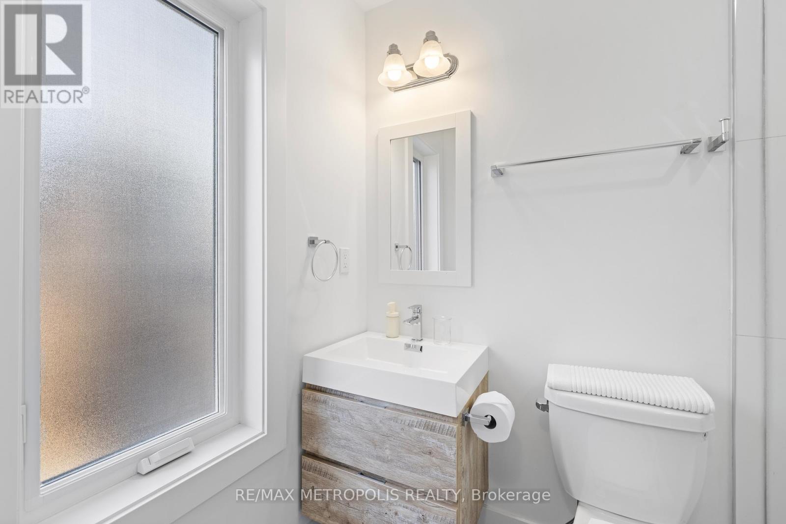 Laneway - 449 Lansdowne Avenue, Toronto, Ontario  M6H 3Y2 - Photo 19 - C12727910