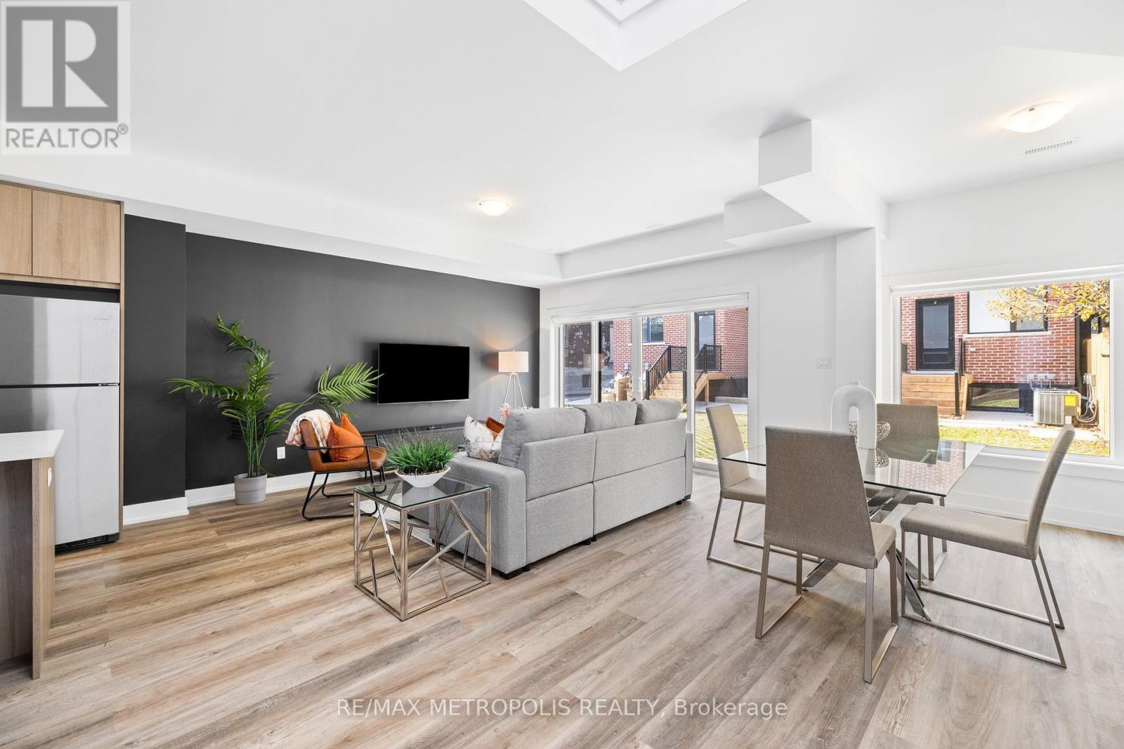 Laneway - 449 Lansdowne Avenue, Toronto, Ontario  M6H 3Y2 - Photo 2 - C12727910