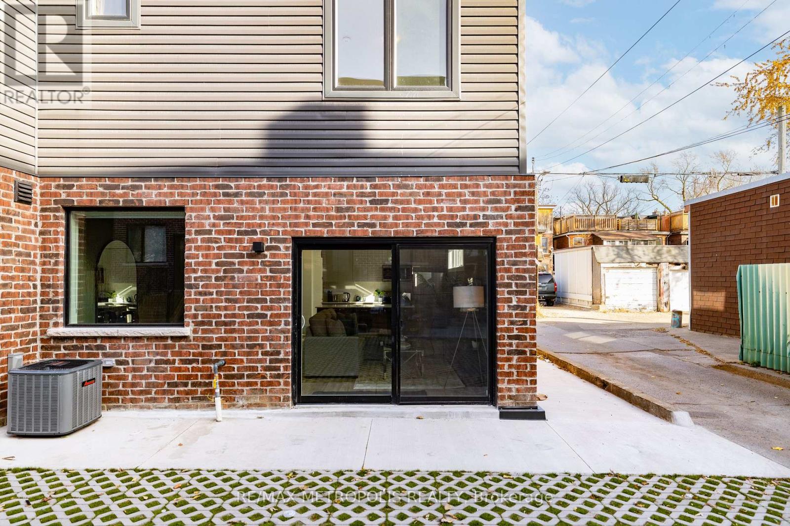 Laneway - 449 Lansdowne Avenue, Toronto, Ontario  M6H 3Y2 - Photo 28 - C12727910