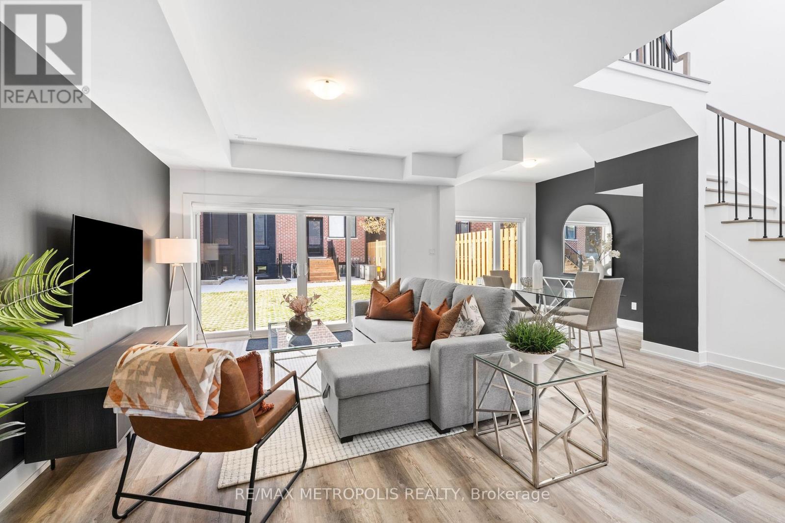 Laneway - 449 Lansdowne Avenue, Toronto, Ontario  M6H 3Y2 - Photo 5 - C12727910