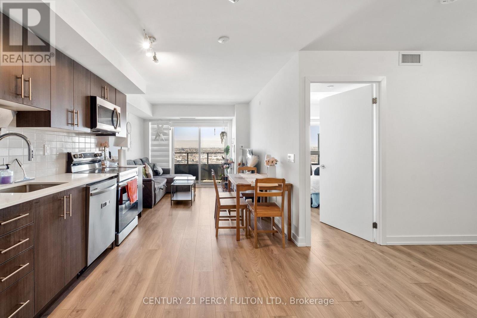 2201 - 1435 Celebration Drive, Pickering, Ontario  L1W 0C4 - Photo 7 - E12727908